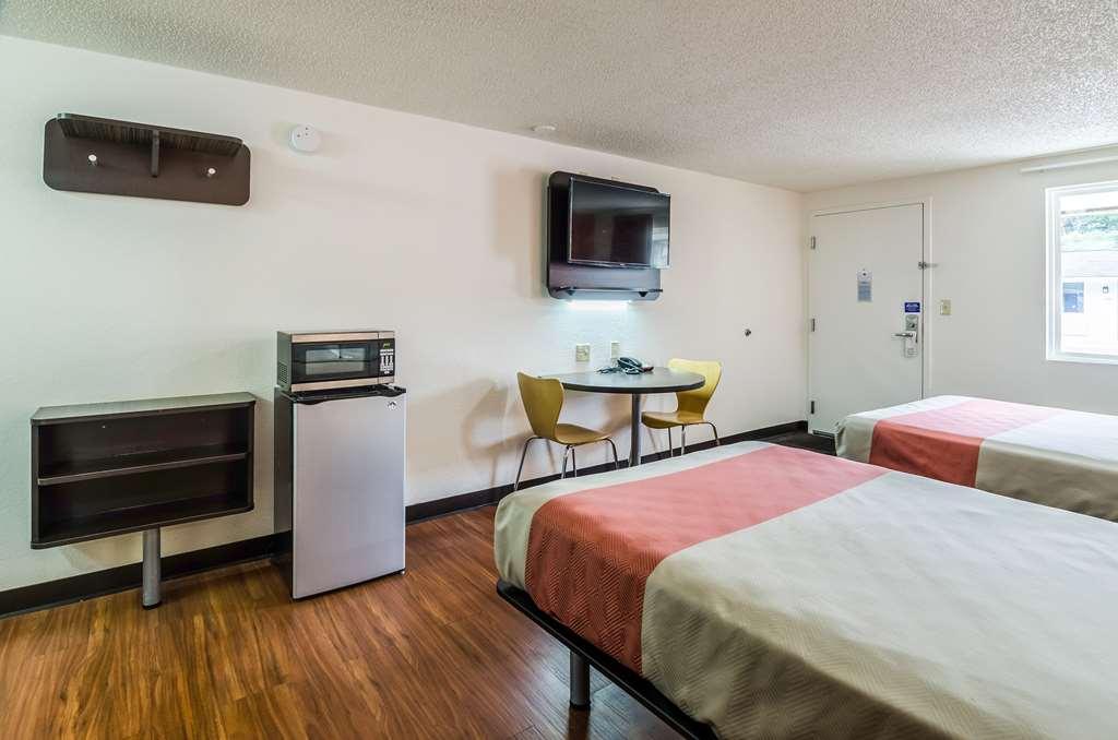 Motel 6 Troutville, Va Room photo