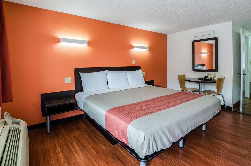 Motel 6 Troutville, Va Room photo