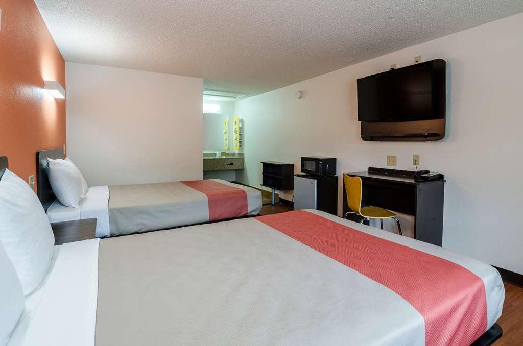 Motel 6 Troutville, Va Room photo