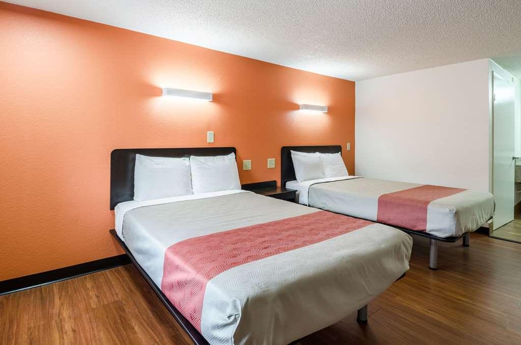 Motel 6 Troutville, Va Room photo